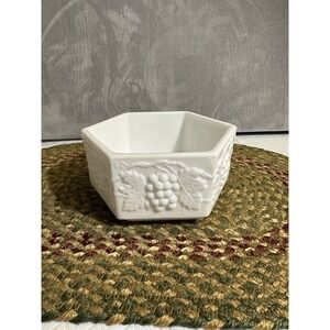 VINTAGE Imperial Milk Glass Candy Bowl 1.5-Cup Hexagon Grapes Vines Fruit Leaves